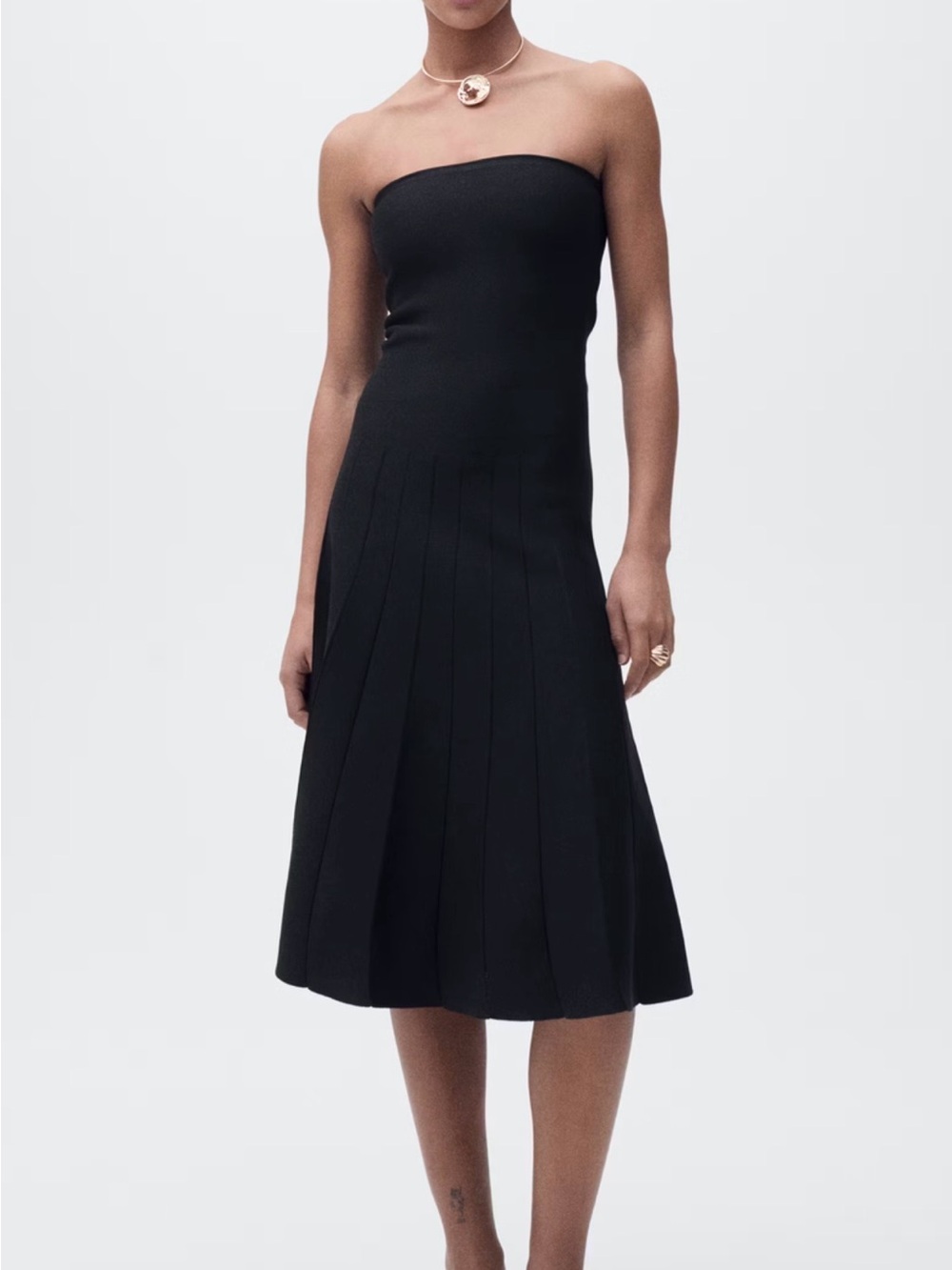 Mango Strapless Black flared knitted Pleated Midi Dress